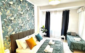 Forty1 Apartment near Metro Cipro